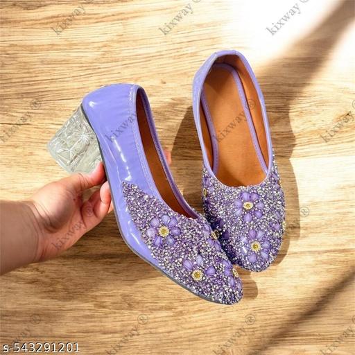 Versatile Women Juttis & Mojaris