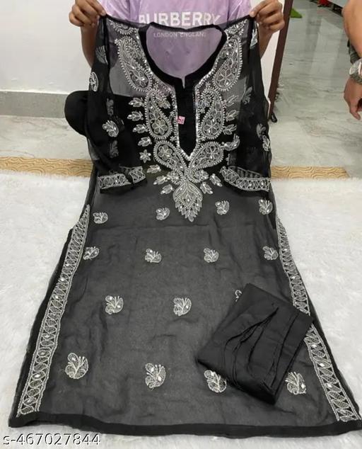 Chikankari kurti mirror