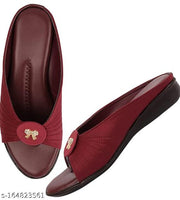 Unique Latest Casual Flats Fashion Stylish Sandals and Slippers Side Slippers Extra Soft Chapple
