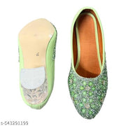 Trendy Women Juttis & Mojaris