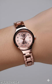 New Fancy Solid Dial Attractive Metal Chain Attractive Bracelet Analog Watch for  Women