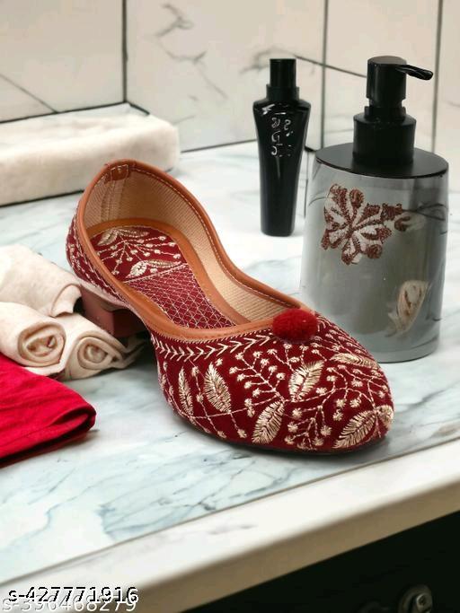 Women Juttis & Mojaris