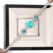 New Fancy Solid Dial Attractive Metal Chain Attractive Bracelet Analog Watch for Women