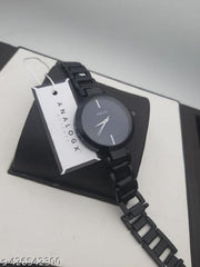 New Fancy Solid Dial Attractive Metal Chain  Analog Watch for Women