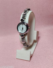 New Cosmic Bracelet Type Belt Small Dial Metal Analog Watches for Women