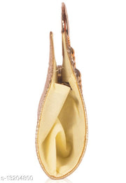 Fashionable Modern Women Clutches