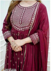 nayra cut maroon