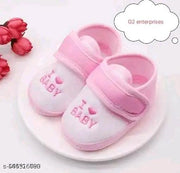 Stylish infants booties new design