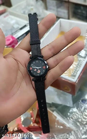 Stylish And Trandy Leather  Analog Watch for Women
