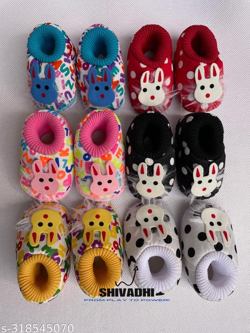 BOOTIES Baby Shoes, Baby Shoes for Boy's and Girl's Canvas with Anti-Slip Sole Great quality of Pair BABY INFANT SHOES & BOOTIES