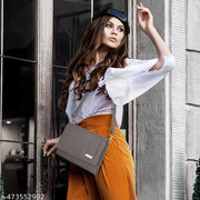 RESHU 6 card slot premium PU leather with heart batch fitting  zipper hand purse for women