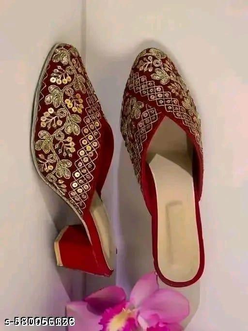 Attractive Women Juttis & Mojaris