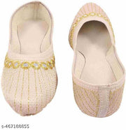 Elite Women Juttis & Mojaris