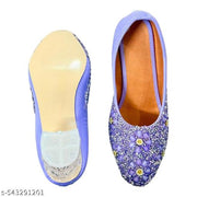 Versatile Women Juttis & Mojaris