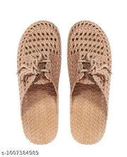 WOMAN AND GIRLS SLIPPERS STYLE NEW