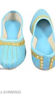 Gorgeous Women Juttis & Mojaris