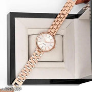New Fancy Solid Dial Attractive Metal Chain Attractive Bracelet Analog Watch for Women
