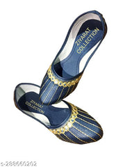Alluring Women Juttis & Mojaris