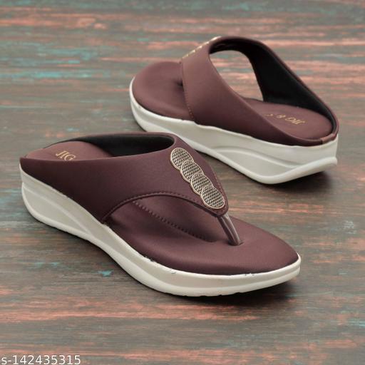 Relaxed Trendy Women Flipflops & Slippers