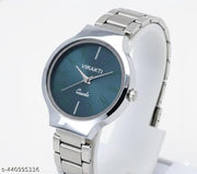 Unique and attractive solid round dail high quality stainless steel chain watches for girls and women