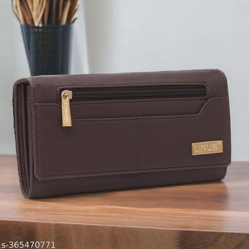 Fashionable Latest Women Clutches