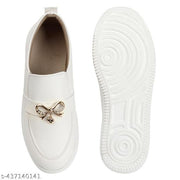 Casual Sneaker Stylish Shoe , Outdoor & Fashion Forward, Comfortable shoes for Women with old school Shoe and PU Sole