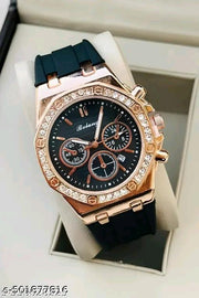 date function working trending women watch