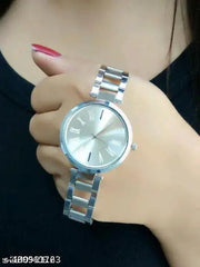 New Fancy Solid Dial Attractive Metal Chain Attractive Bracelet Analog Watch for Women