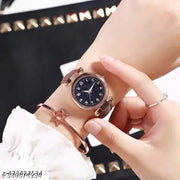 Best Quality Ethnic Embossed Designer Shine Round Dial with Slim Fit Leather Belt Women Analog Watches for Girls