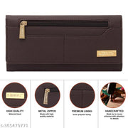 Fashionable Latest Women Clutches
