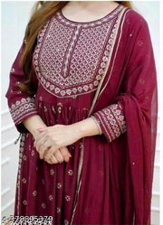 nayra cut maroon