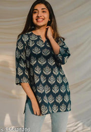 Women's Rayon Printed Sleeveless Kurti/half Sleveless/kurti/Printed Straight Fit Sleeveless Kurti