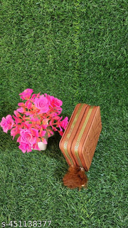 Small Double Chain Wallets with Credit Card Holder for Women and girls, Front Designs may very