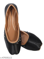 Yepplo Women Punjabi Juttis & Mojaris
