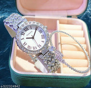 trendy New Arrival Stylish Attractive Ethnic Rose Silver Bracelet Look Analog Watch for Girls