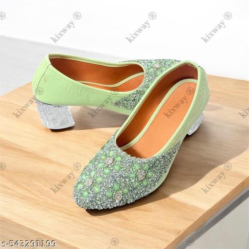 Trendy Women Juttis & Mojaris