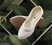 Fancy Women Juttis & Mojaris