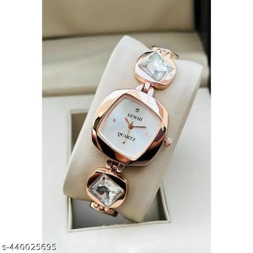 New Fancy Solid Dial Attractive Metal Chain Attractive Bracelet Analog Watch for Women