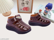 LIFEO  Unisex-Child Closed Toe Zimmi  Sandals for Kids