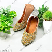 Attractive Women Juttis & Mojaris