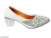 Voguish Women Juttis & Mojaris