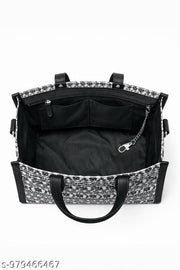 NEW TRENDY STYLISH LATEST FASHIOBALE BAG FOR WOMEN LADIES AND GIRLS