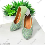 Trendy Women Juttis & Mojaris