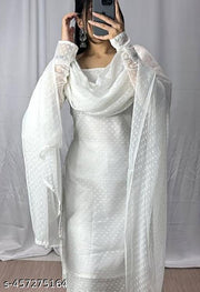 "Graceful Tradition 1000 Butti Handloom Women's Kurti for a Regal Look with Intricate Embroidery and Elegant look"(WHITE)