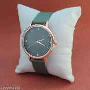 New Antique Designer LEather Strap Analog Watch for Girls and Women