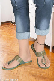 Latest Flat Women ,Girls and Ladies Sandle Slippers And Chappals For Dailywear and Party Wear on Trends in best and Reasonable Price