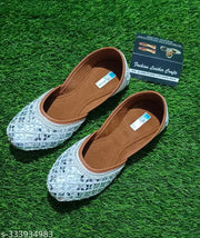 Trendy Women Juttis & Mojaris