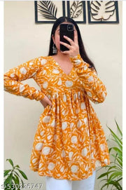 Women Trending Rayon Printed Short Kurta