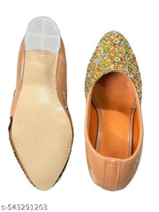 Attractive Women Juttis & Mojaris