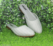 Relaxed Trendy Women Flipflops & Slippers